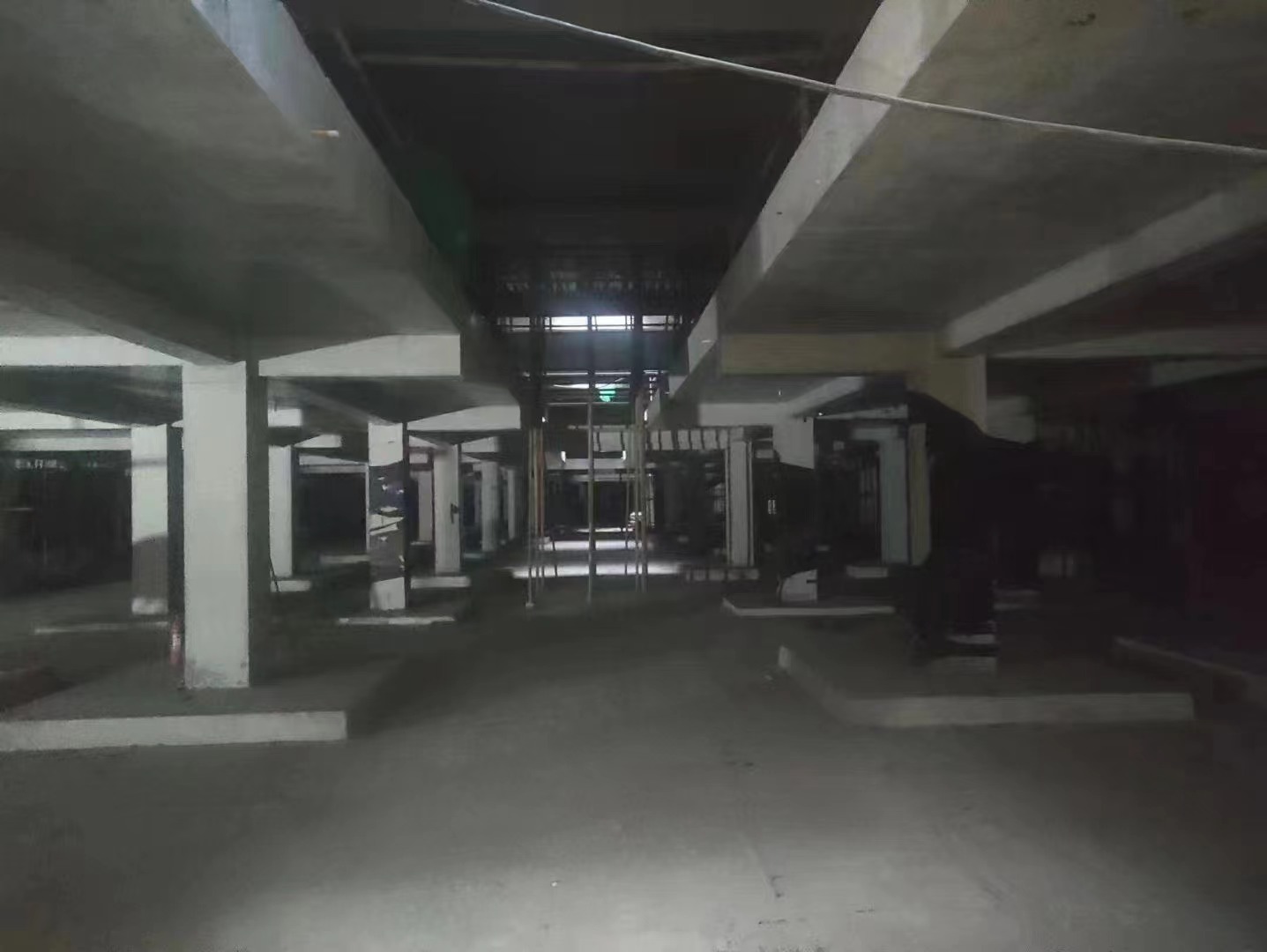 黔江山东又一个上海博普LOFT车库拔地而起